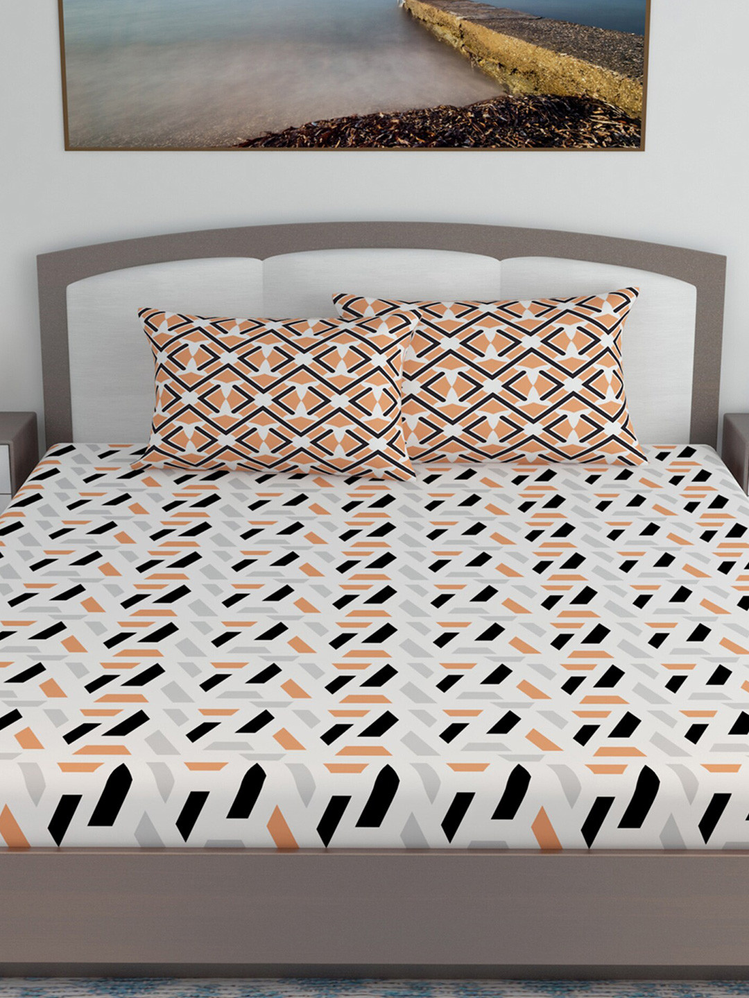 Divine Casa Vibrant Peach Geometric Cotton 144 TC King Bedsheet with 2 Pillow Covers-87 x 106 inches