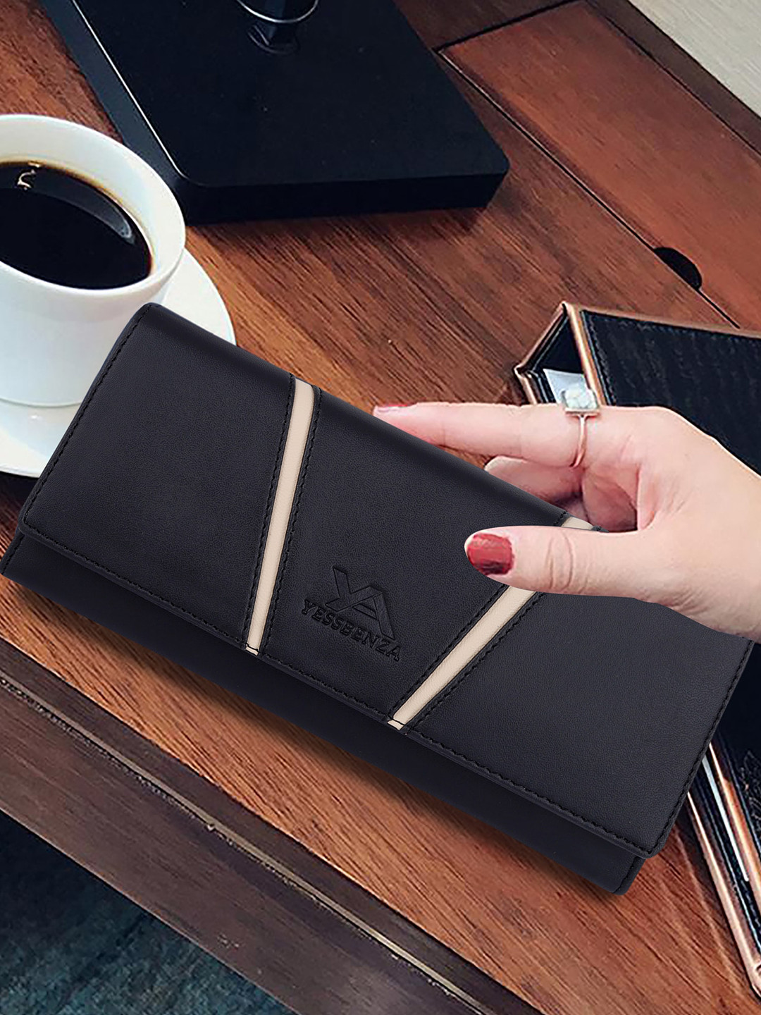 YESSBENZA Black Textured Quilted Envelope Clutch