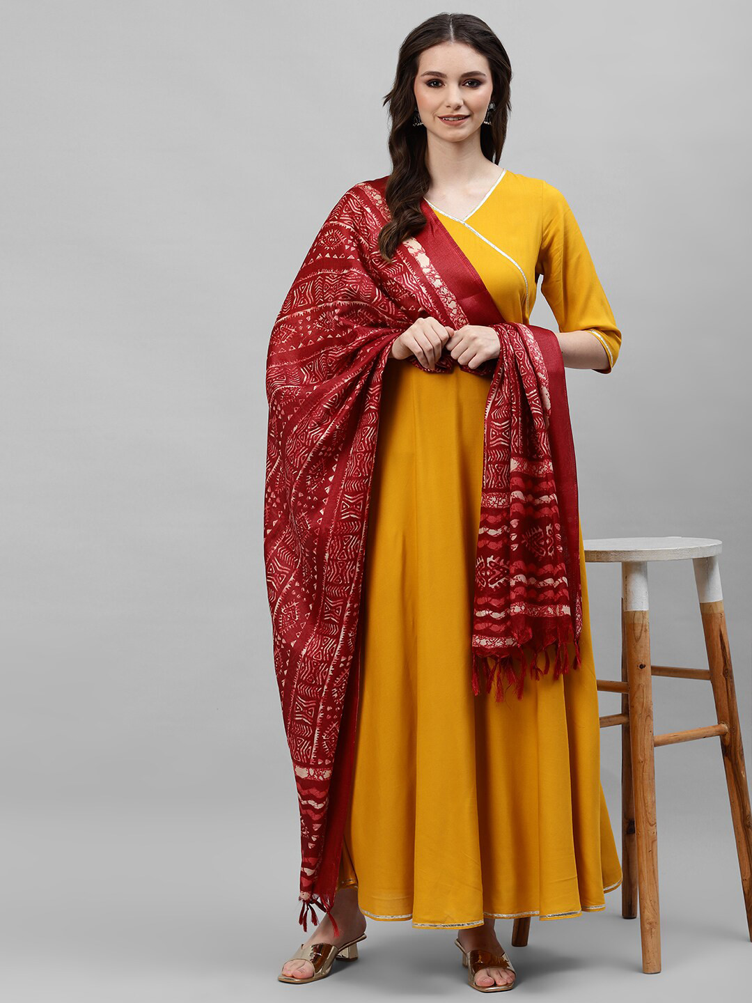 DEEBACO Women Mustard Yellow & Maroon Gotta Patti Kurta With Dupatta