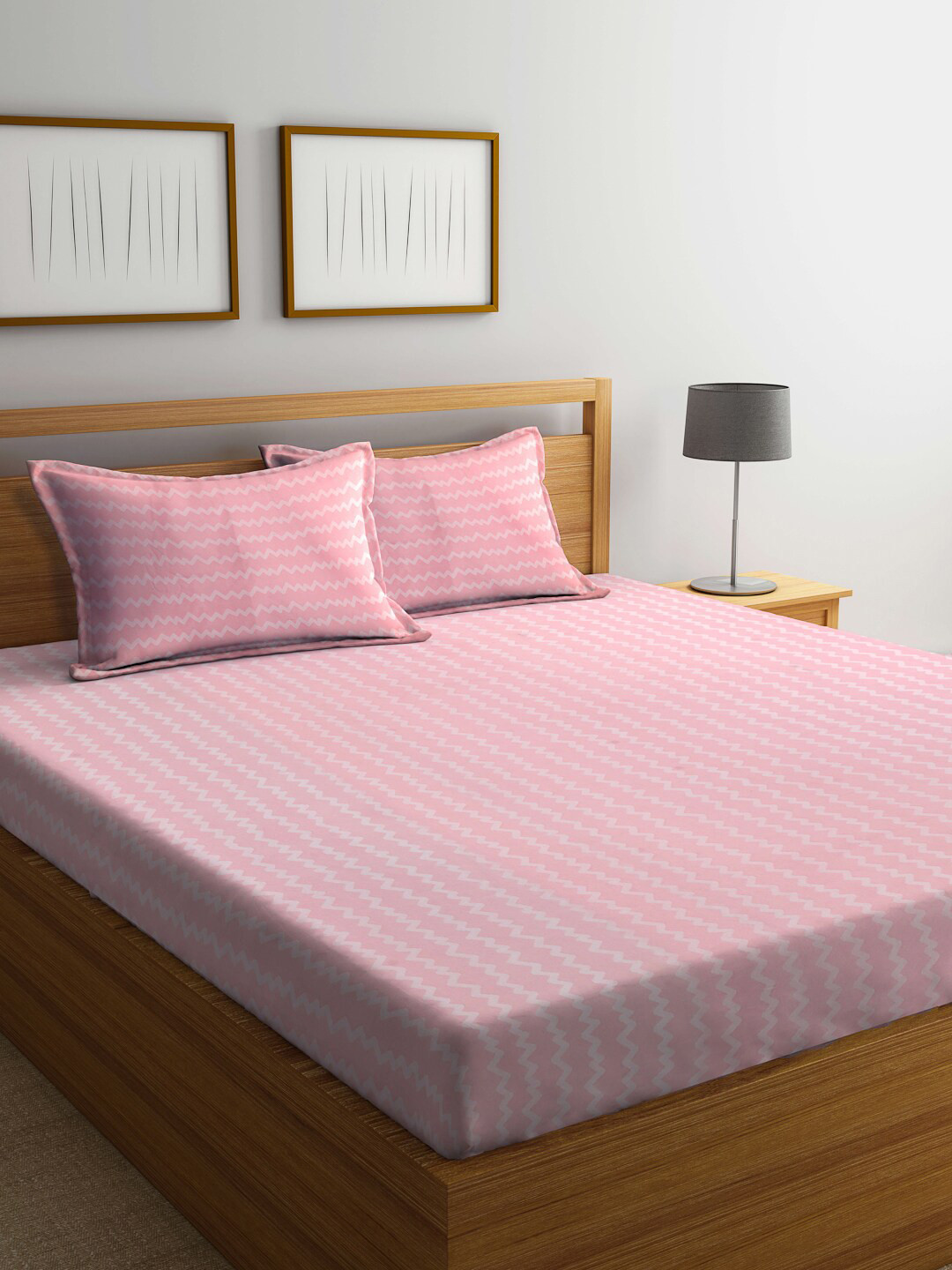 Arrabi Pink Chevron Cotton 300 TC Fitted King Fine Bedsheet with 2 Pillow Covers-98 x 87 inches
