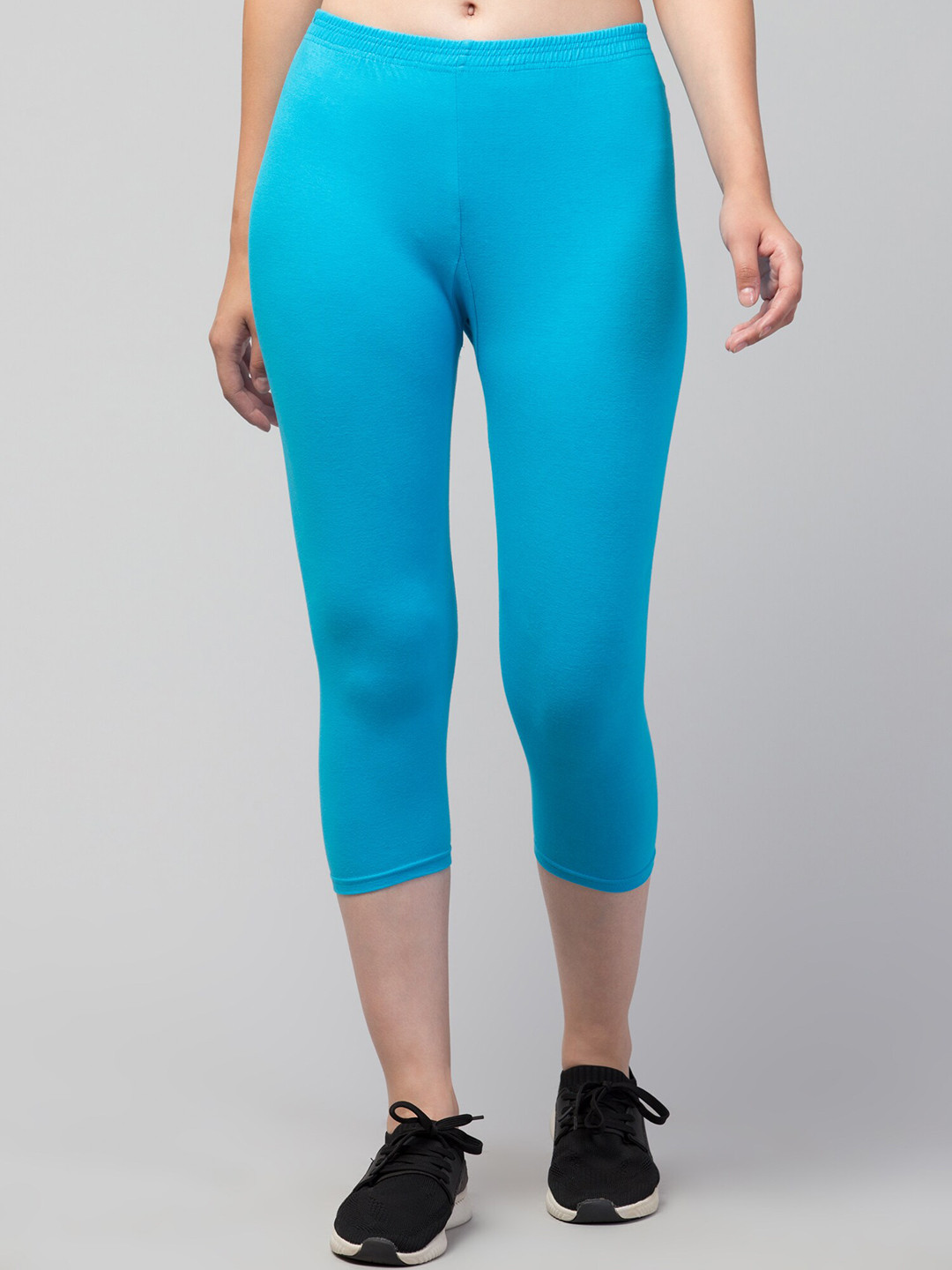 Apraa & Parma Women Blue Skinny Fit Capris