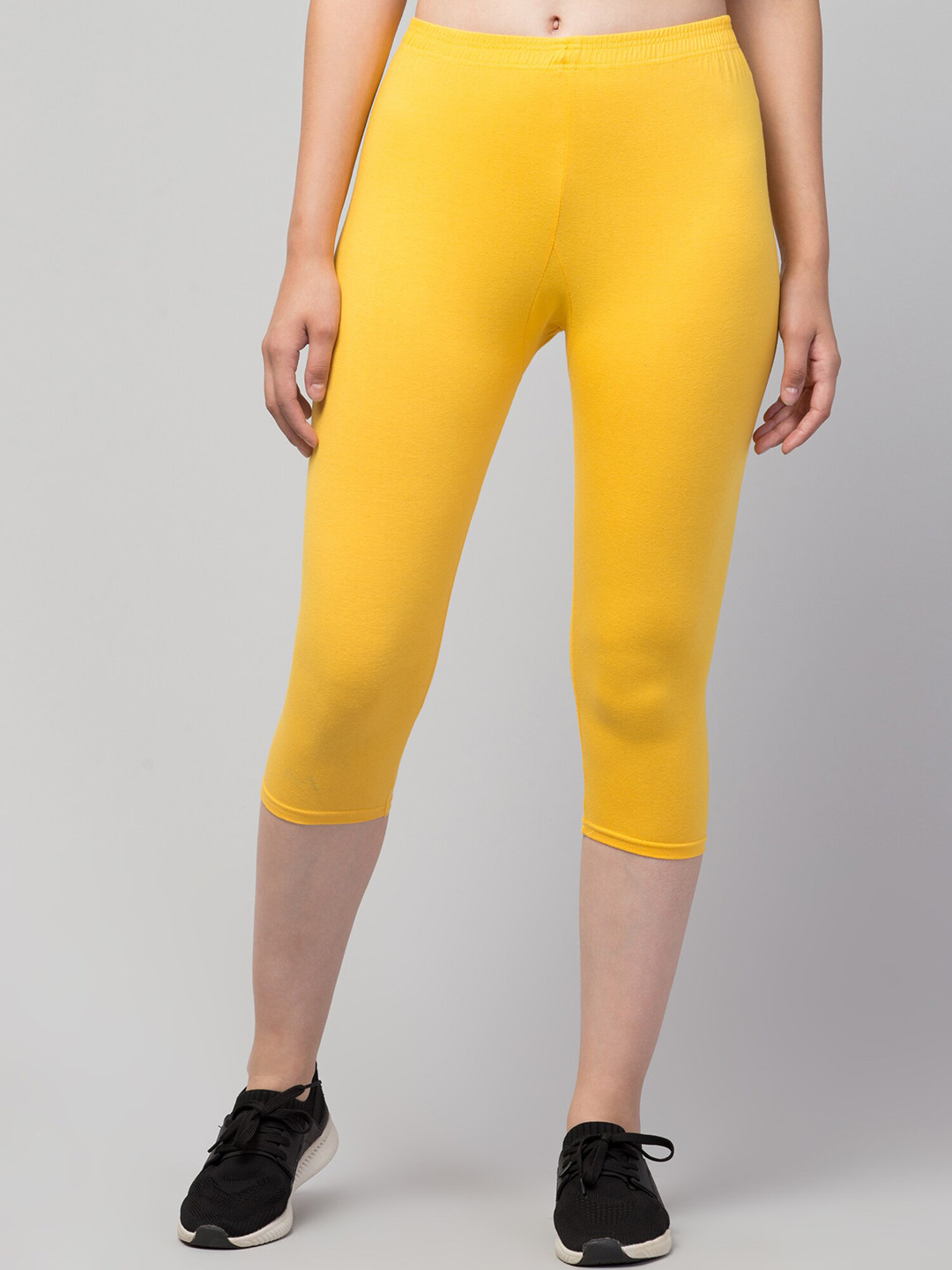 Apraa & Parma Women Yellow Skinny Fit Capri