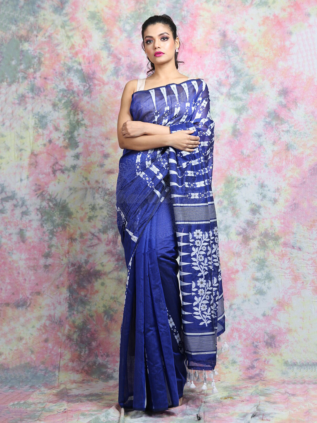 Charukriti Blue & Off White Floral Silk Cotton Jamdani Saree