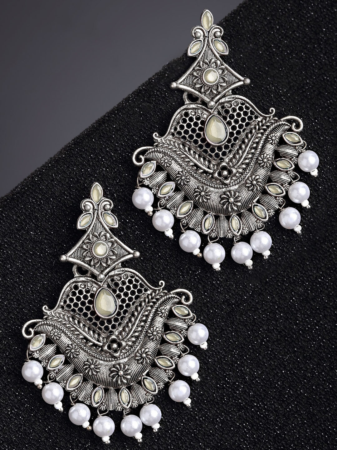 KARATCART Antique Monalisa Silver-Plated Kundan Studs