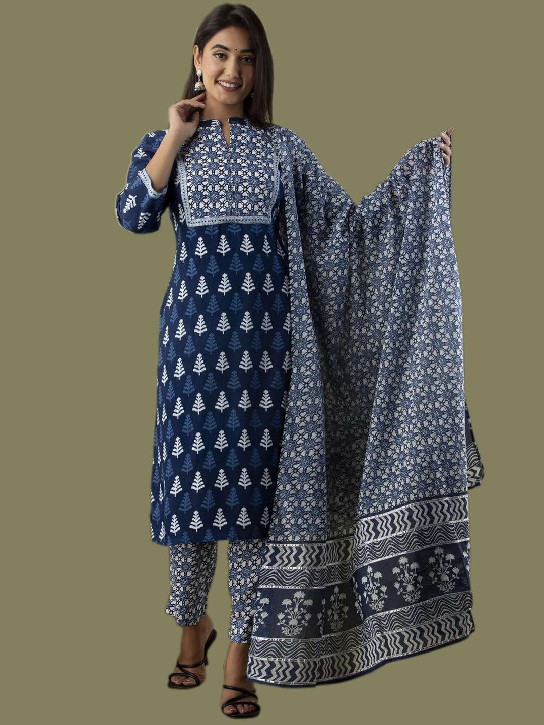 SP DESIGNS Women Blue Floral Printed Pure Cotton Kurta with Trousers & With Dupatta