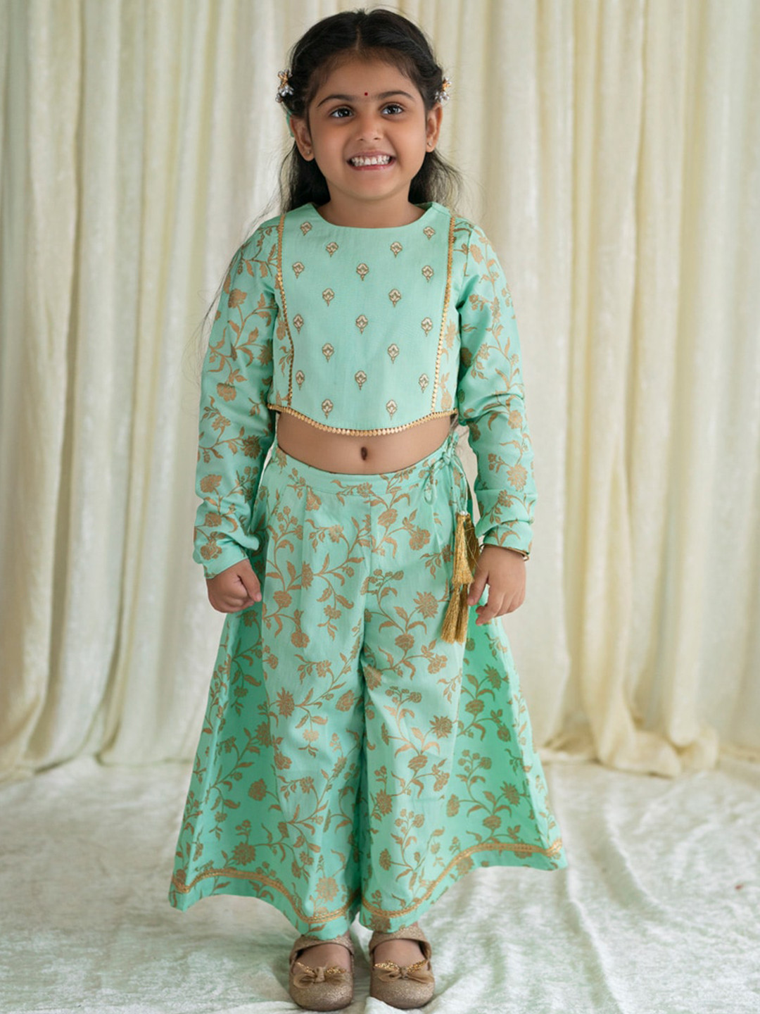Tiber Taber Girls Green Embroidered Cotton Clothing Set