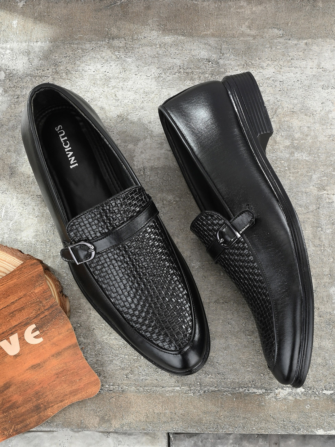 INVICTUS Men Black Textured Synthetic Leather Slip-On Sneaker with Buckle