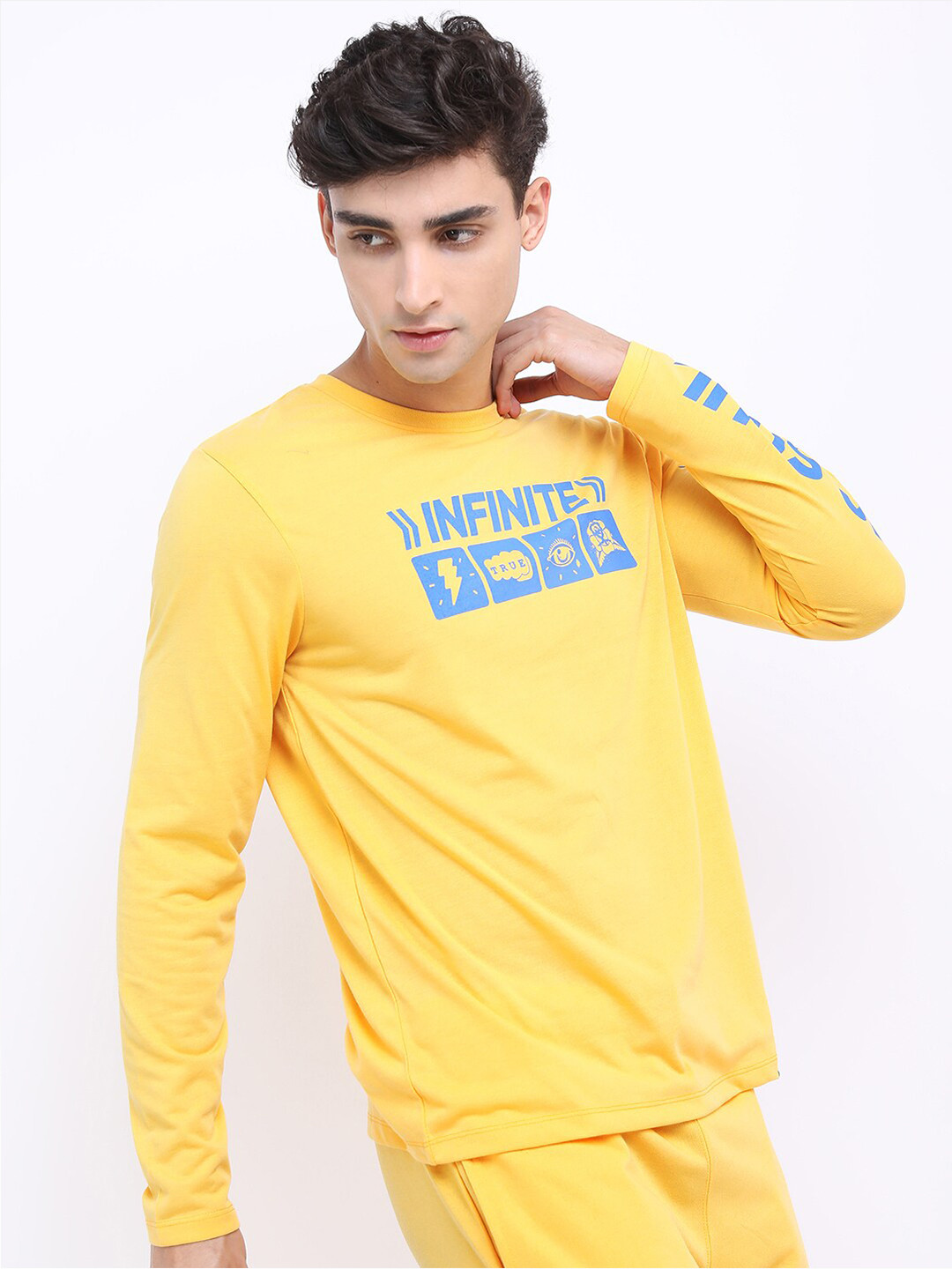 HIGHLANDER Men Yellow Typography Printed Slim Fit T-shirt