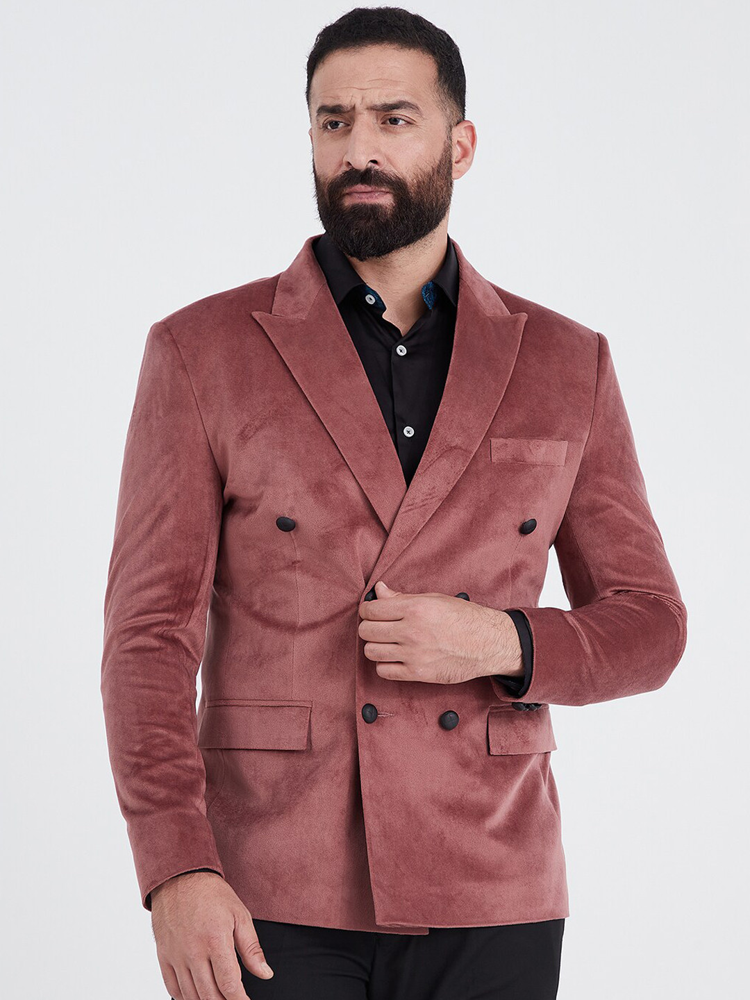 MR BUTTON Men Rose Pink Solid Double-Breasted Velvet Blazers