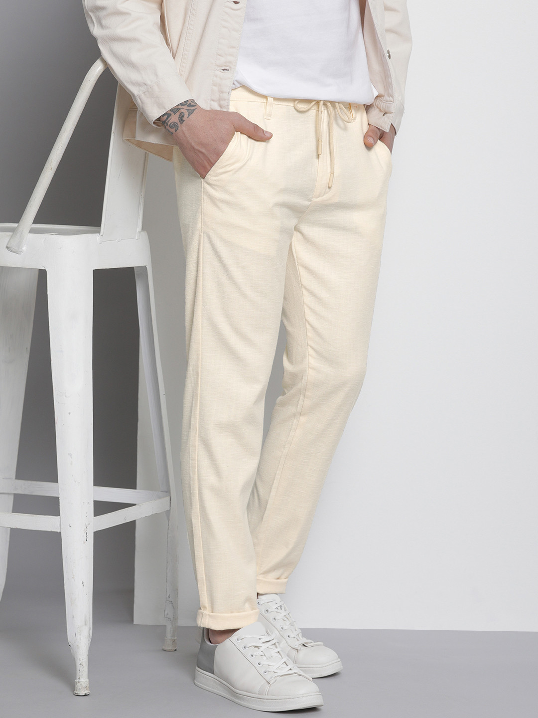 The Indian Garage Co Men Cream-Coloured Melange Effect Slim Fit Trousers