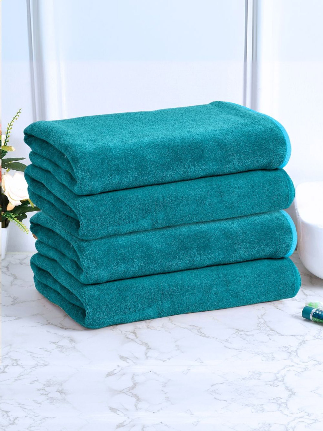 Black gold Pack of 4 Peacock Green Solid Bath Towels