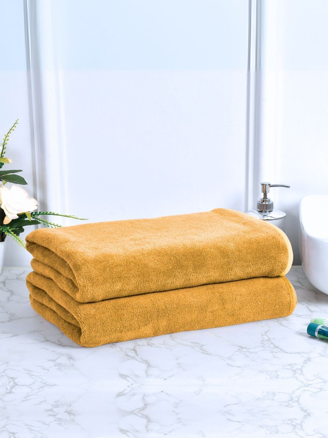 Black gold Set Of 2 Yellow Solid 400 GSM Microfiber Bath Towels