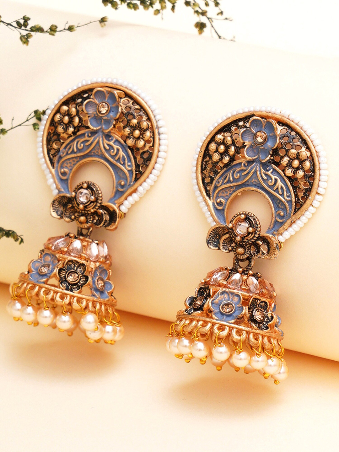 KARATCART Grey Contemporary Ear Cuff Earrings