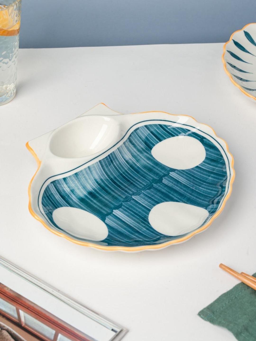 Nestasia Blue Microwave safe Printed Ceramic Glossy Dots Shell Section Snack Plate