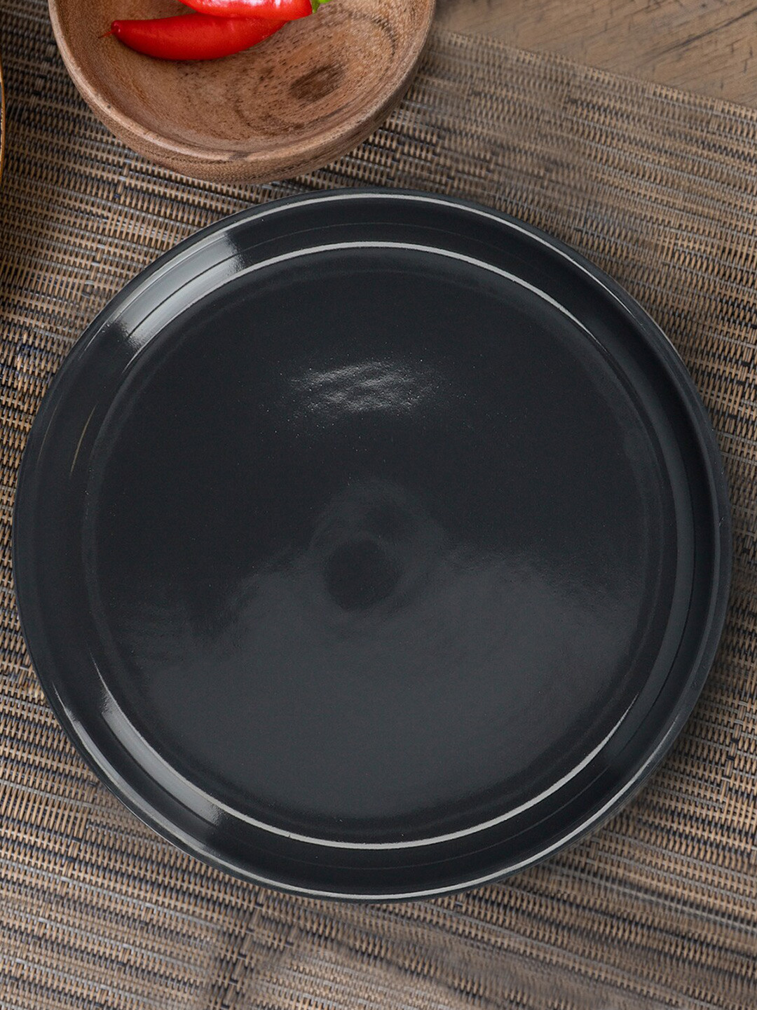 MIKASA Black Dishwasher & Microwave Safe Ceramic Glossy Plate