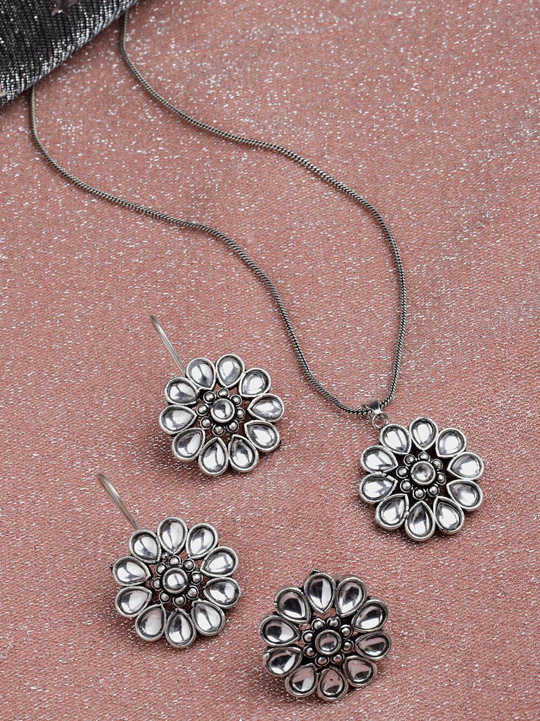 PANASH Oxidised Kundan Studded Pendant Jewellery Set