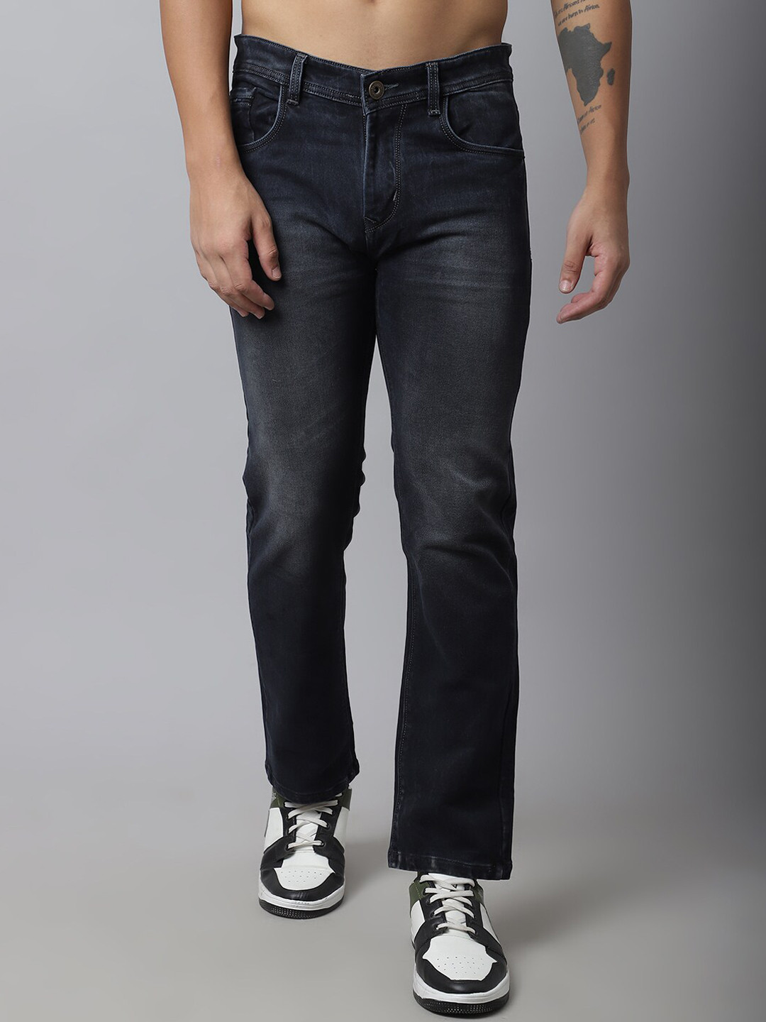Rodamo Men Black Low Distress Light Fade Stretchable Jeans