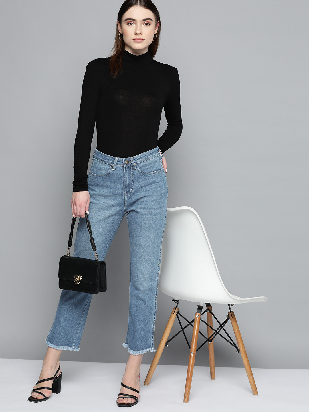 Chemistry Women Straight Fit High-Rise Light Fade Frayed Hem Cropped Jeans