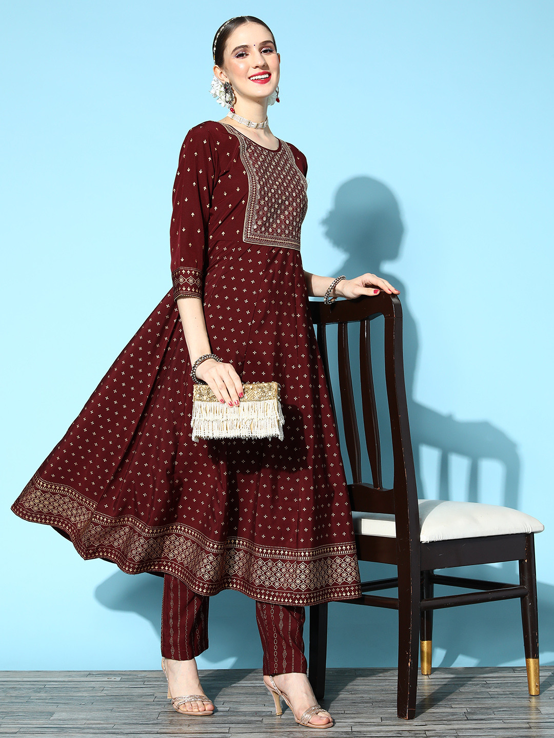 SheWill Women Ethnic Motifs Poly Crepe Hyper Texture Kurta Set