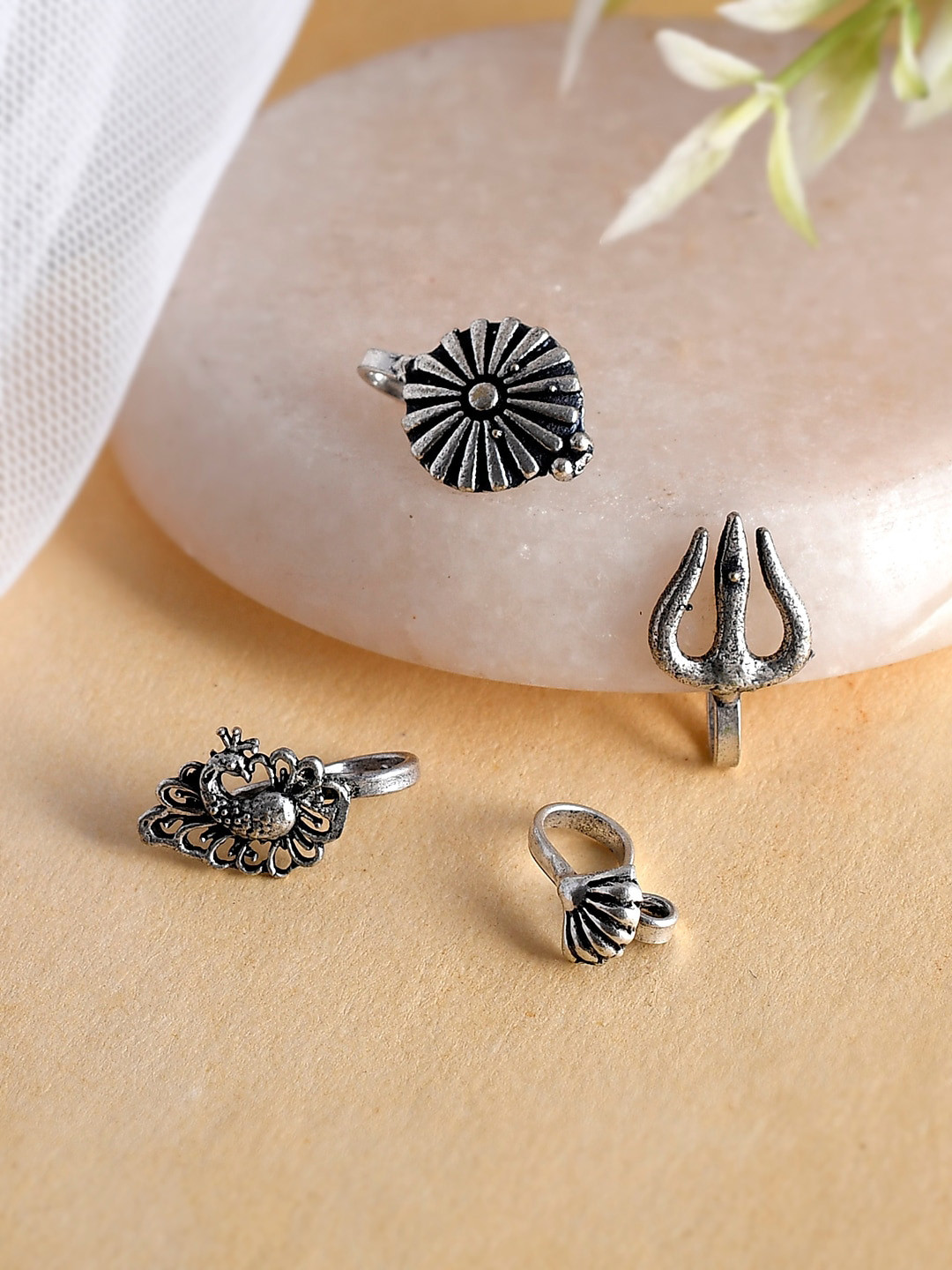 Shoshaa Set of 4 Silver-Plated Textured Clip on Nosepins