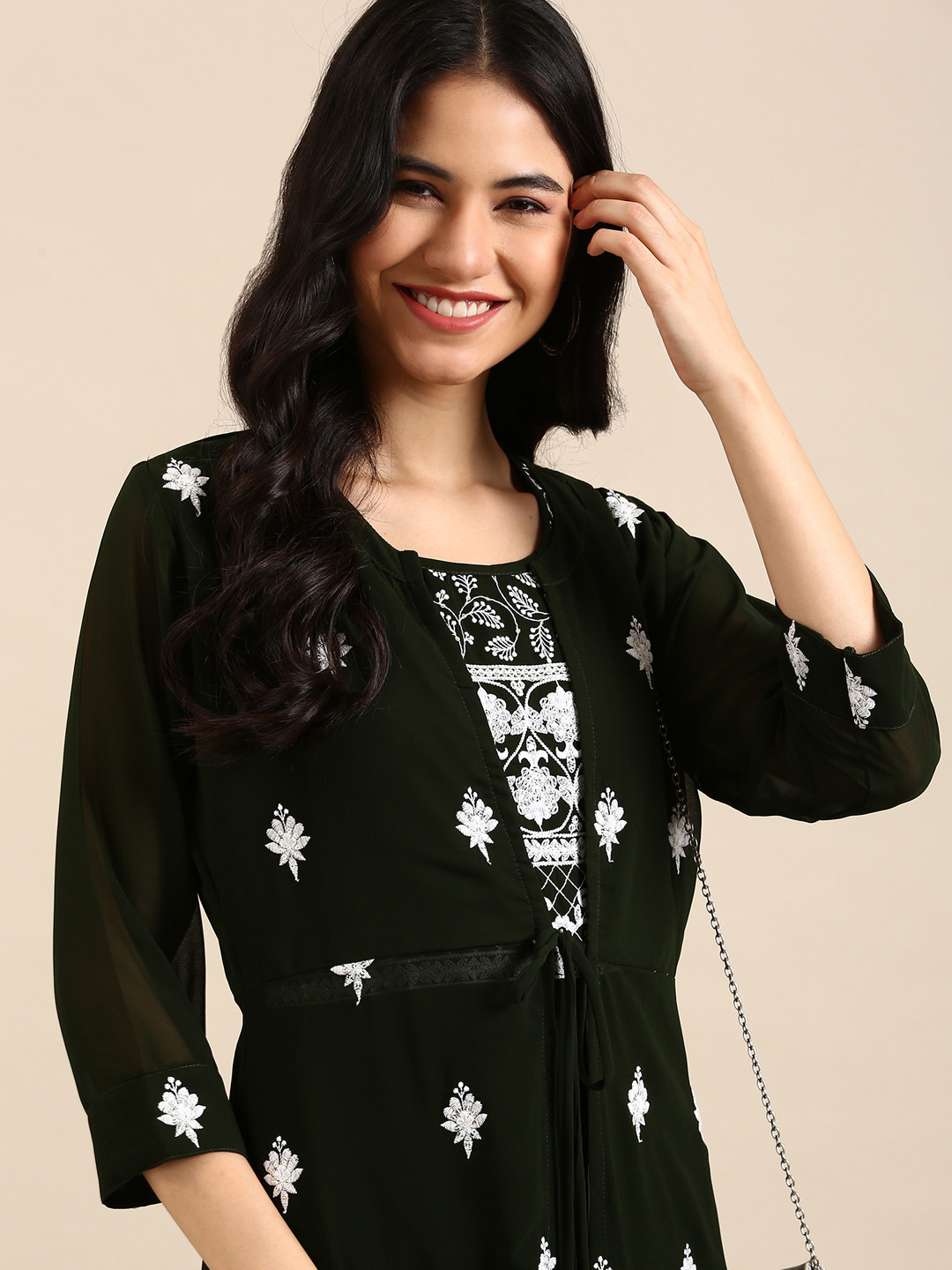 SHOWOFF Women Black & White Floral Thread Work Grandeur & Majestic Artwork Georgette Kurta