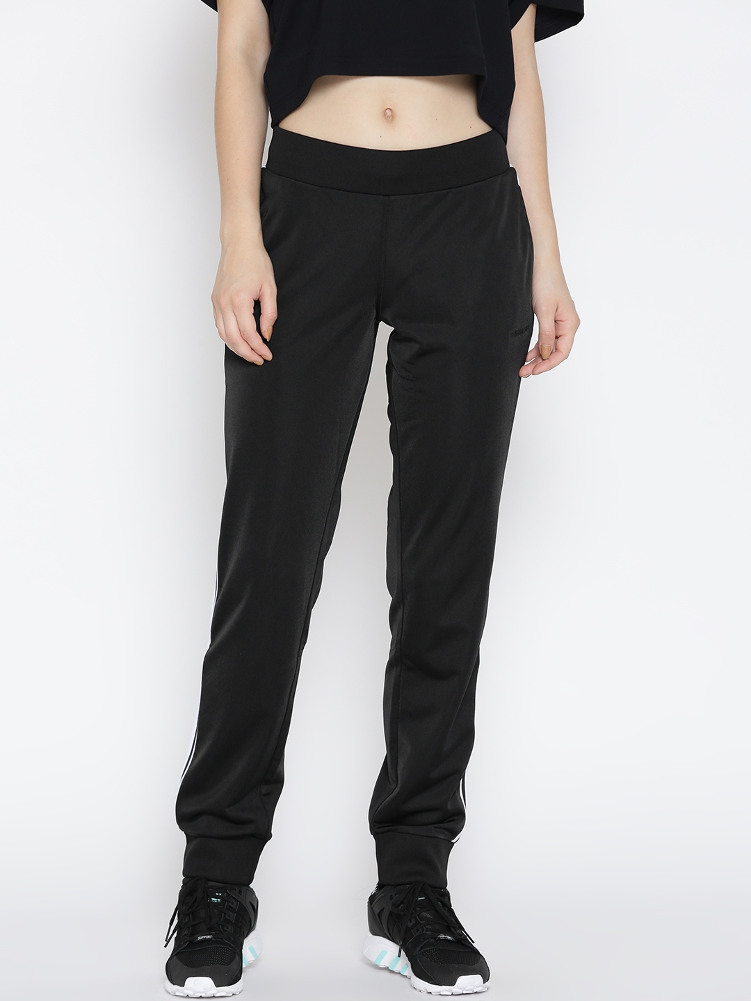 Adidas women's best sale tricot joggers