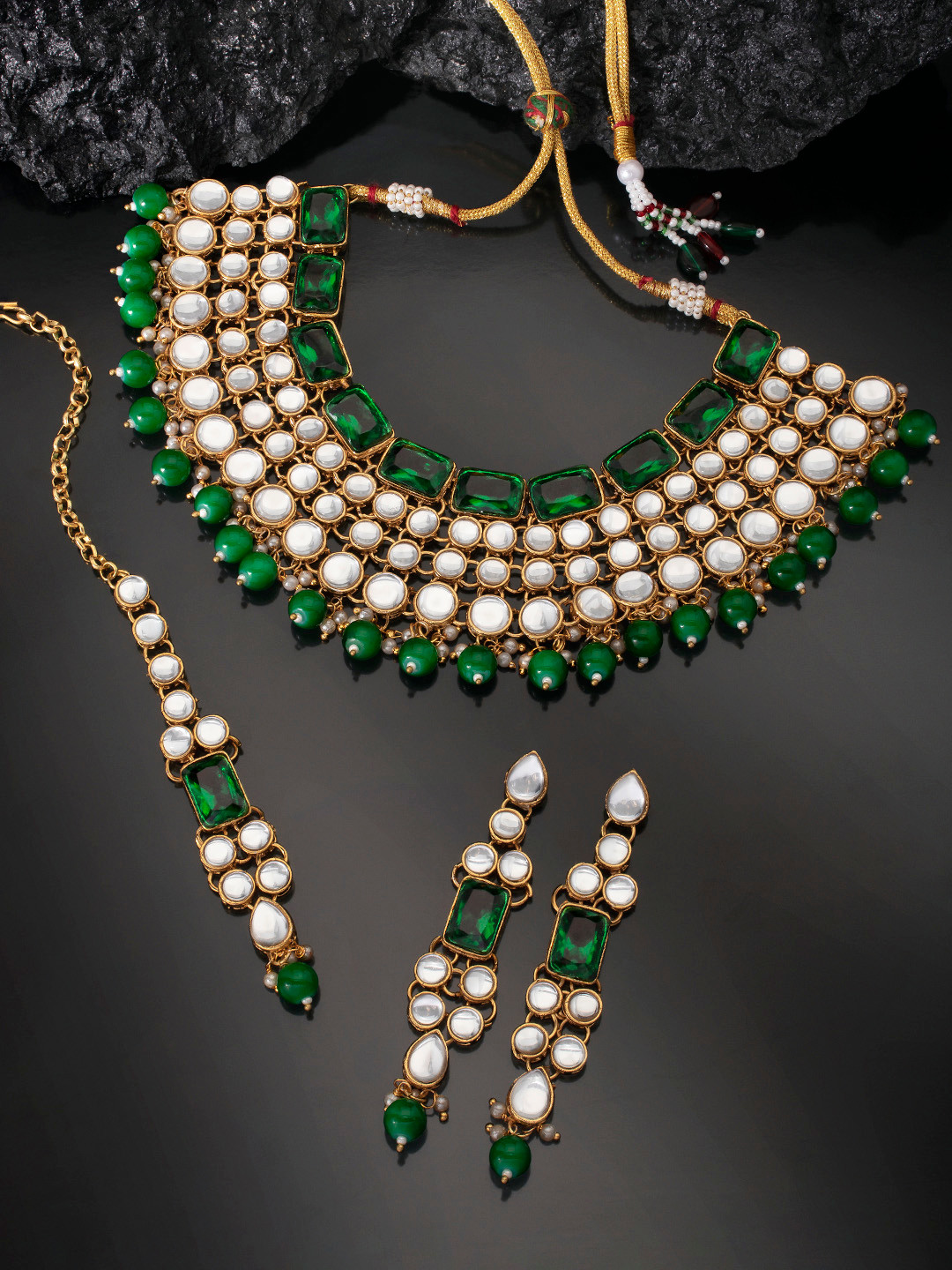 Peora Green & Gold-Plated Choker Necklace With Earings & Maang Tikka
