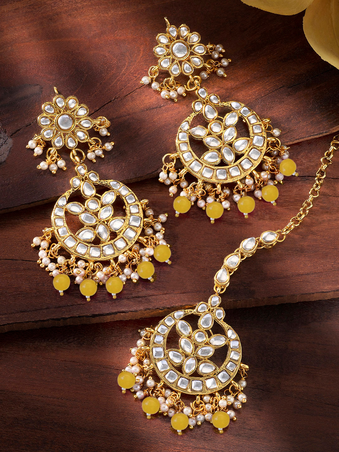 Peora Yellow & Cream-Coloured Gold-Plated Kundan Studded & Beaded Jadau Jewellery Set