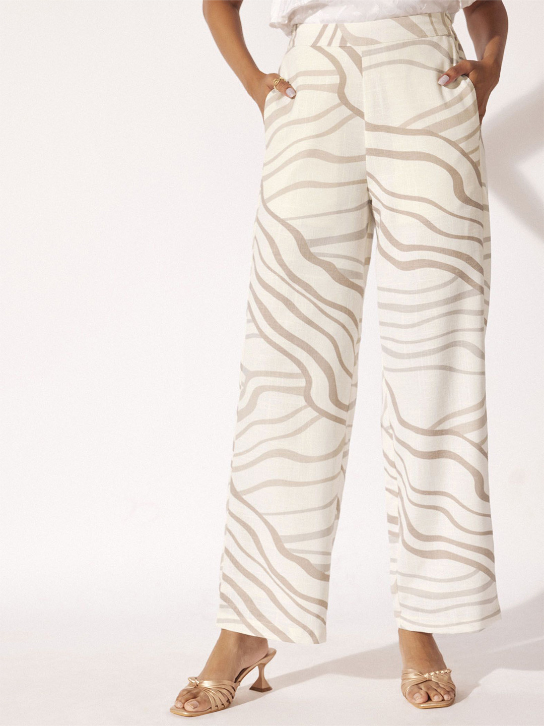 The Label Life Women Printed Straight Fit High-Rise Flat-Front Trousers