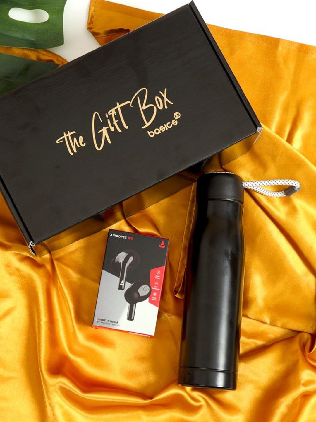 basics IND Boat Airdopes Black 163 M with Vacuum Tag Bottle