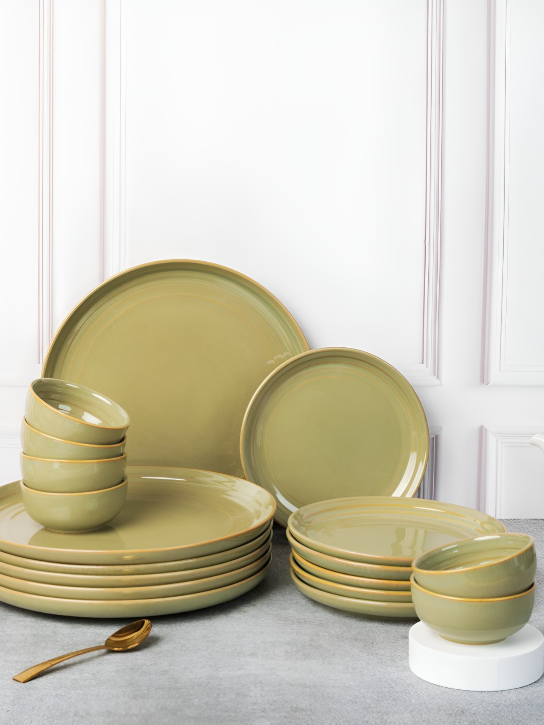 BODHI HOUSE Olive Solid Porcelain Microwave Safe 18 Piece Dinner Set