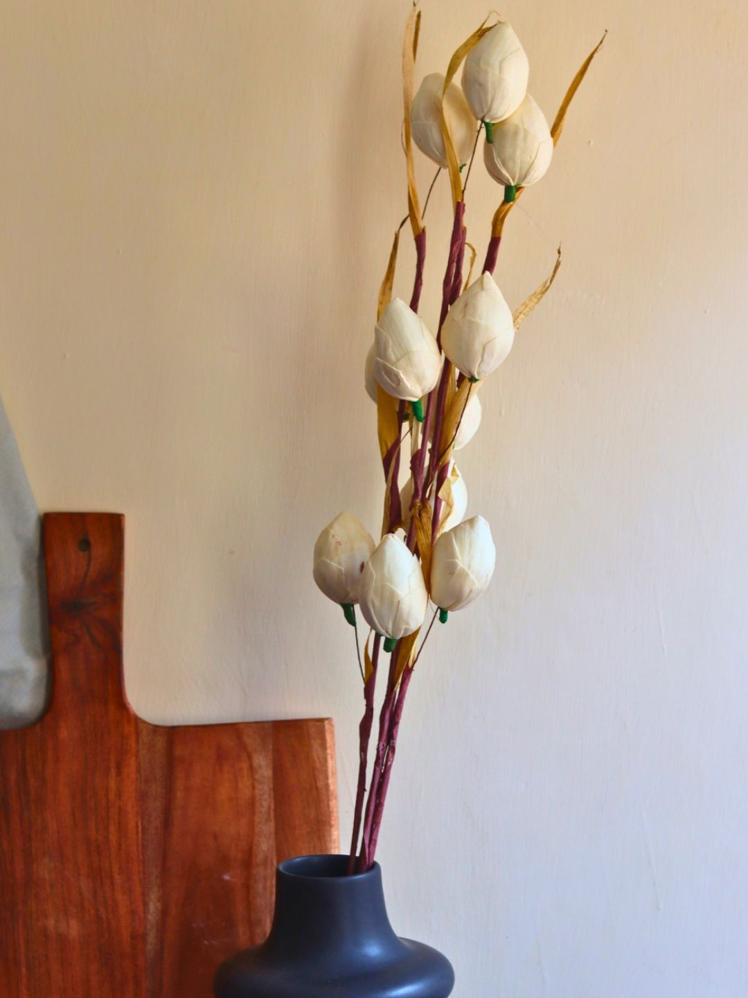 WEAVING HOMES White Lotus Bud Artificial Flower Bunch