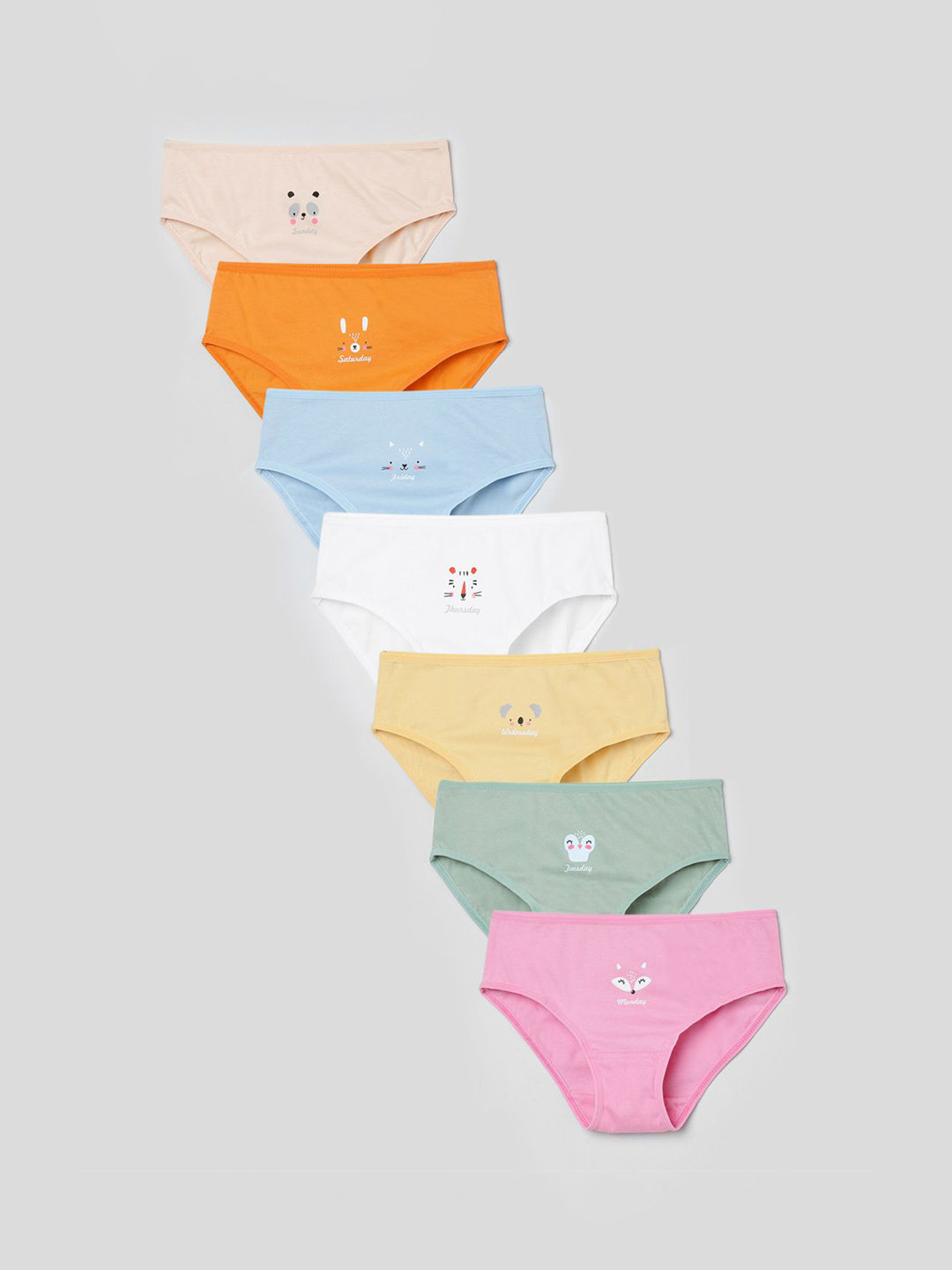 Charm n Cherish Girls Pack Of 7 Printed Pure Cotton Basic Briefs GWBRO77