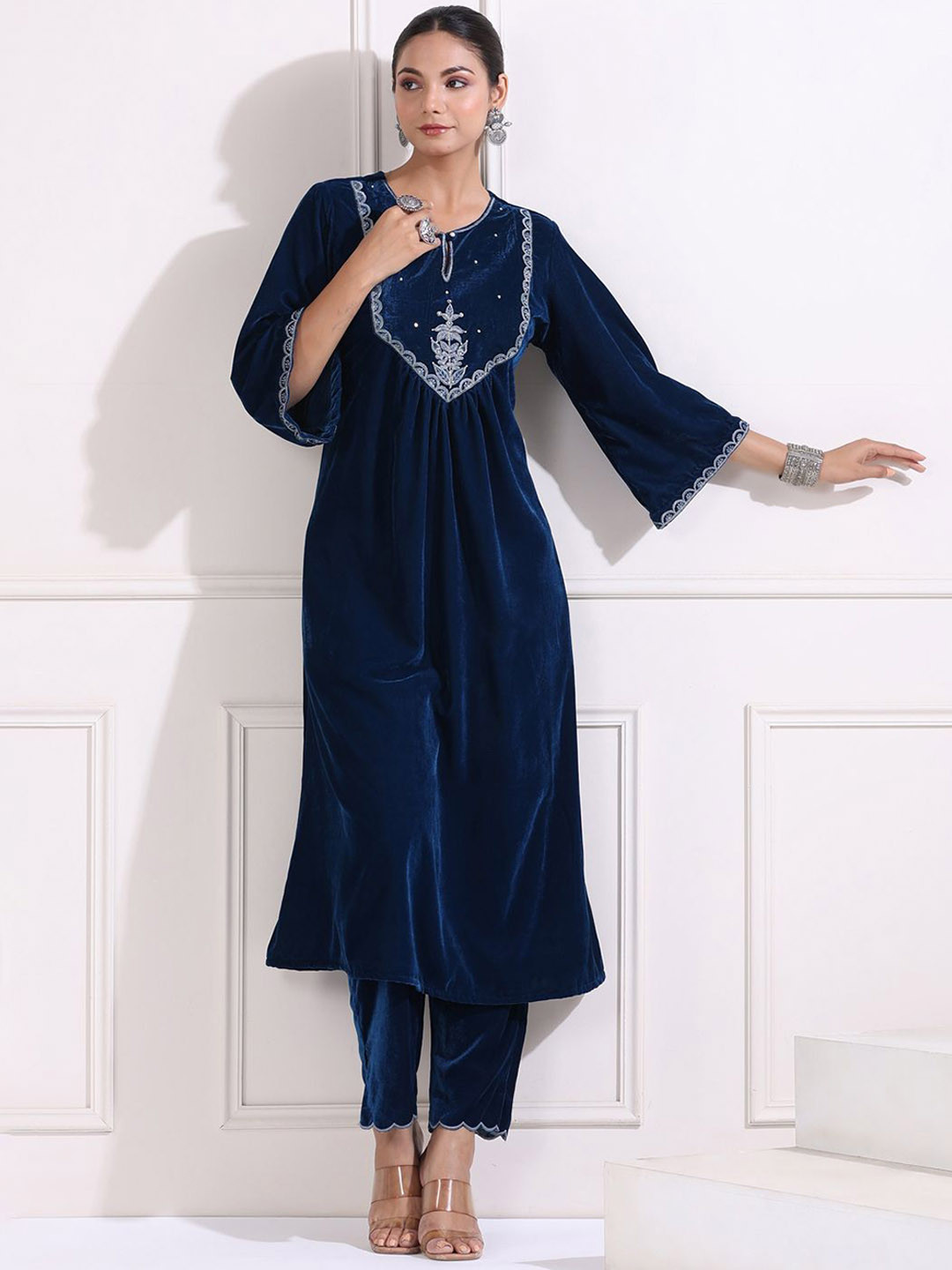 AMOREE Women Flared Sleeves Thread Work Velvet Kurta