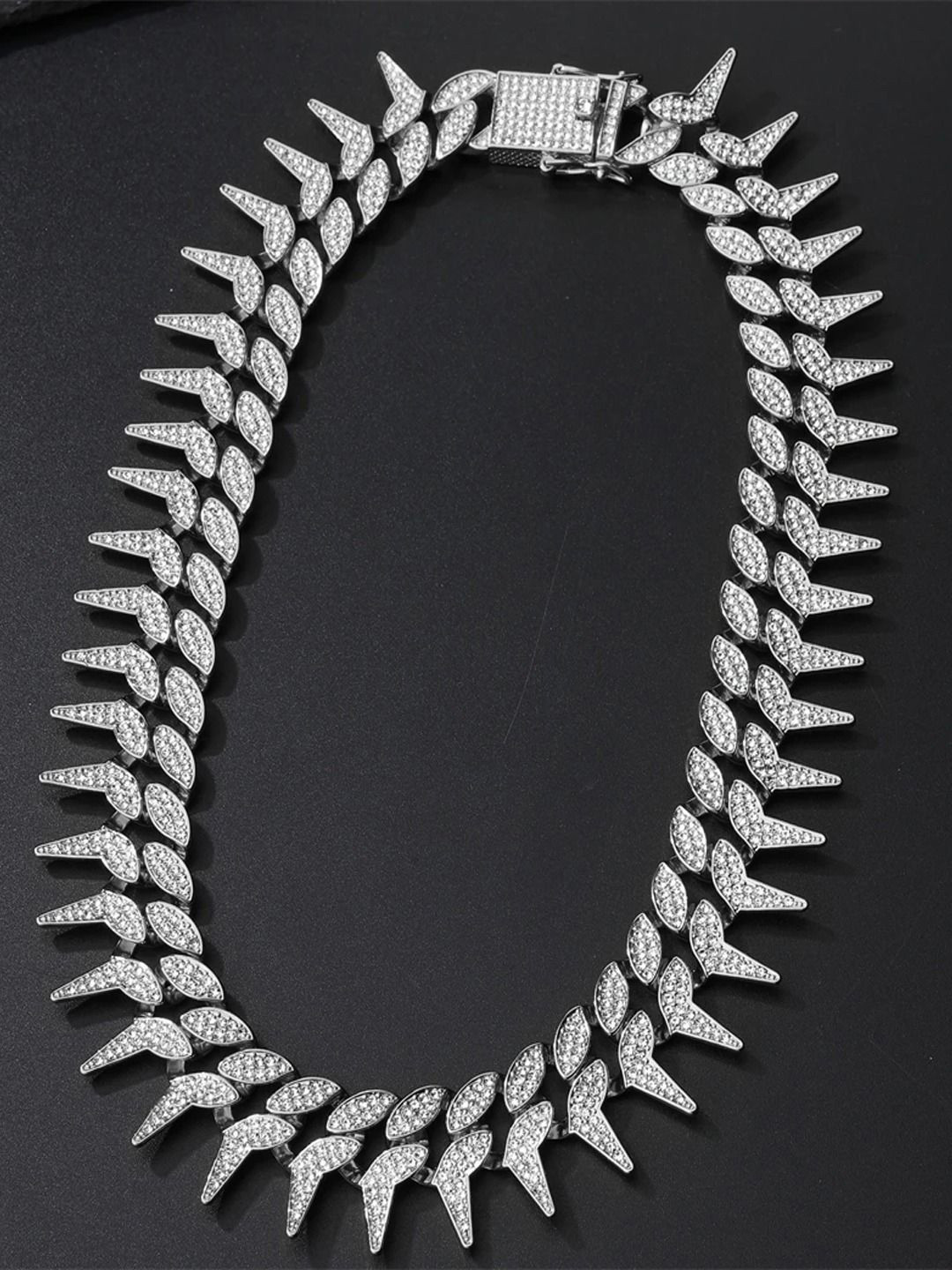 VAGHBHATT Men Necklace and Chains