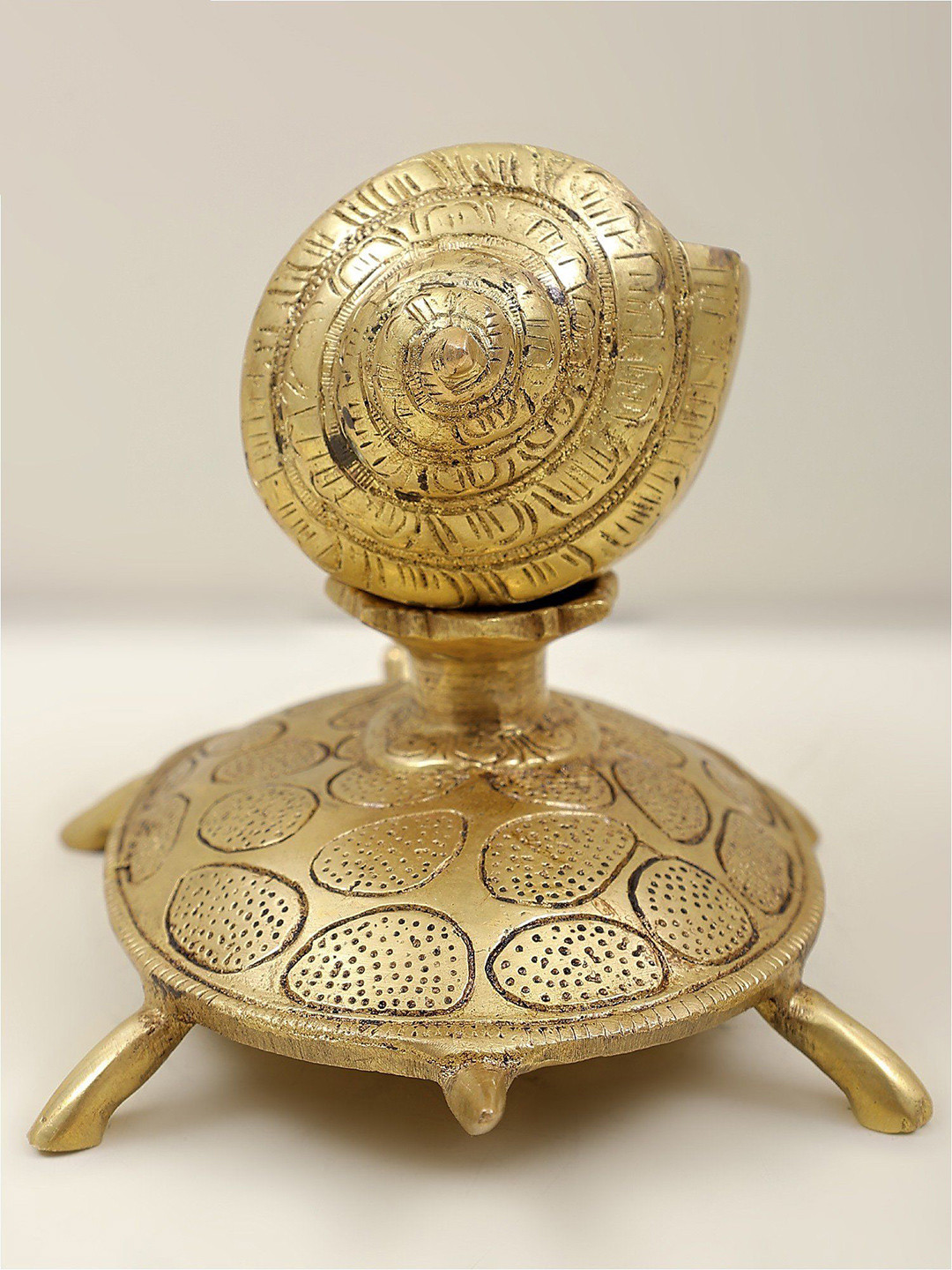 Exotic India Conch On Tortoise Yellow Brass Metallic Living Room Hand Made Medium Showpiece - 4.9 Inches