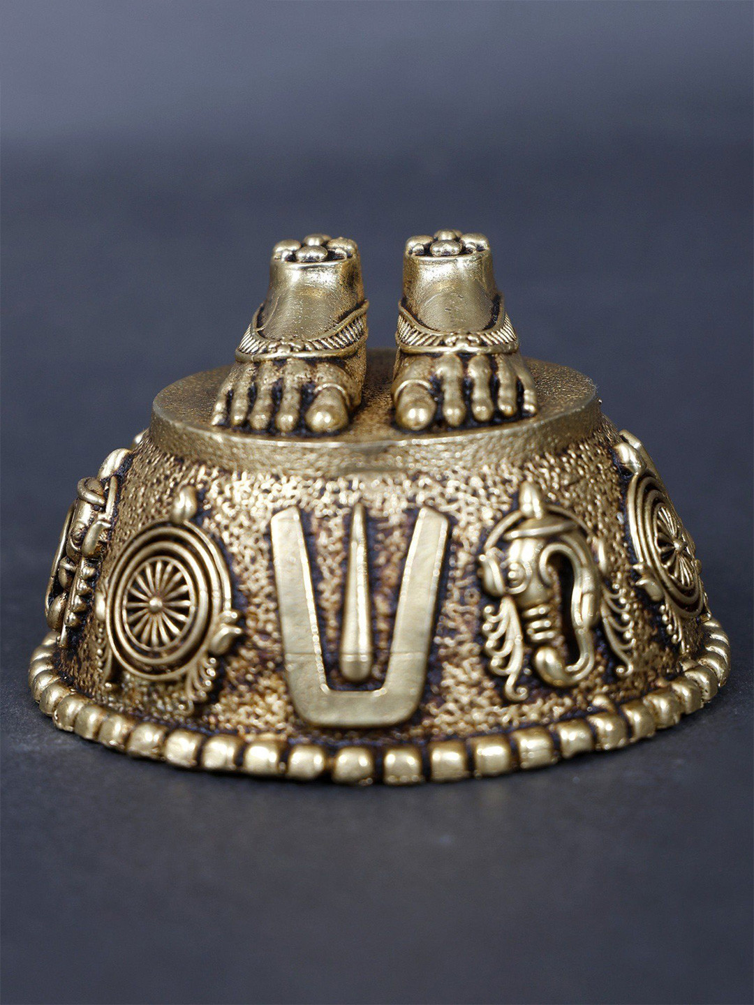 Exotic India Goddess Lakshmi Padam with Vaishnava Symbols Gold Brass Metallic Prayer Room Small Showpiece - 1.2 Inches