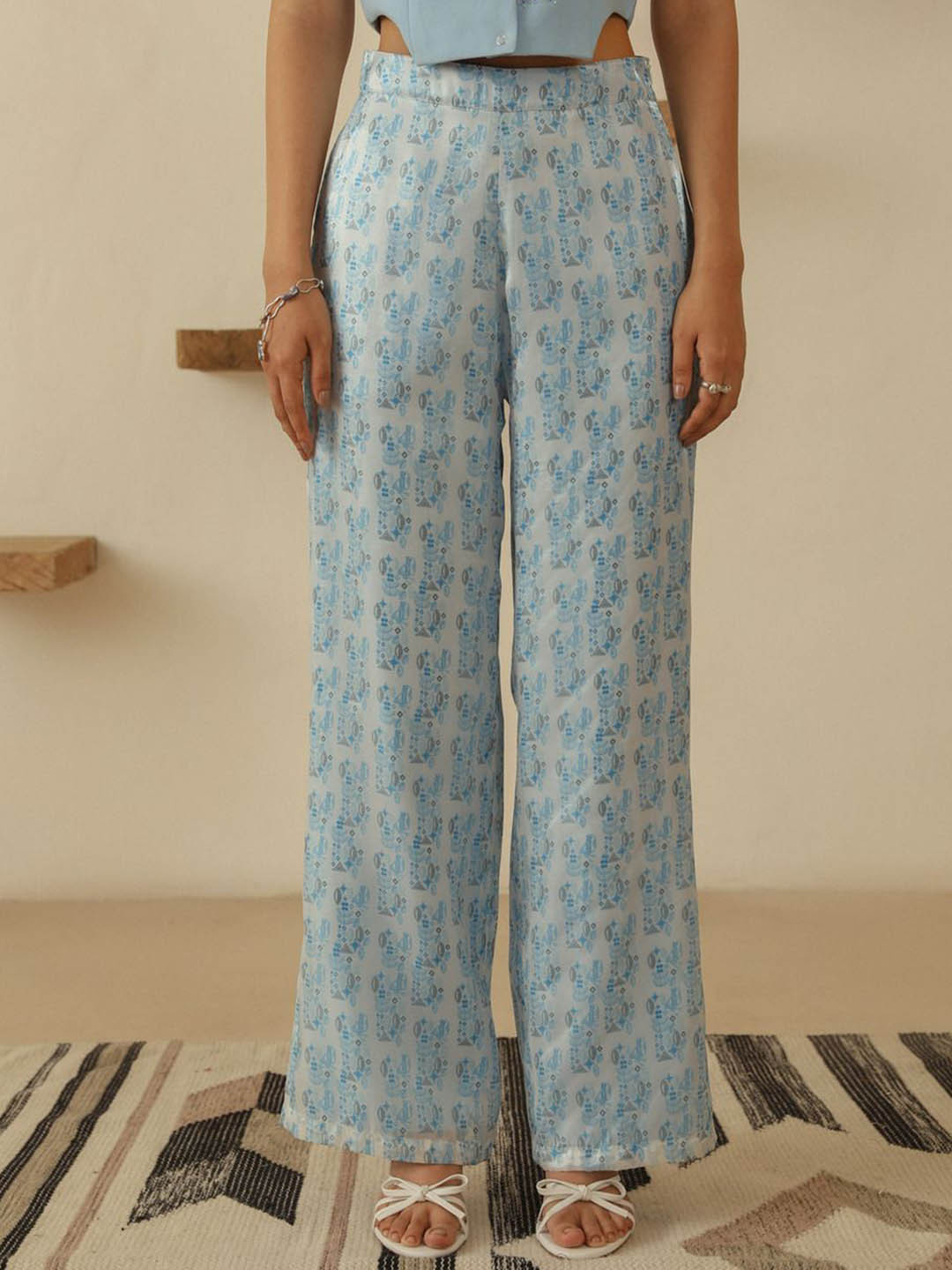 Muvazo Karigat Beads Embroidered Top & Trouser Co-Ords