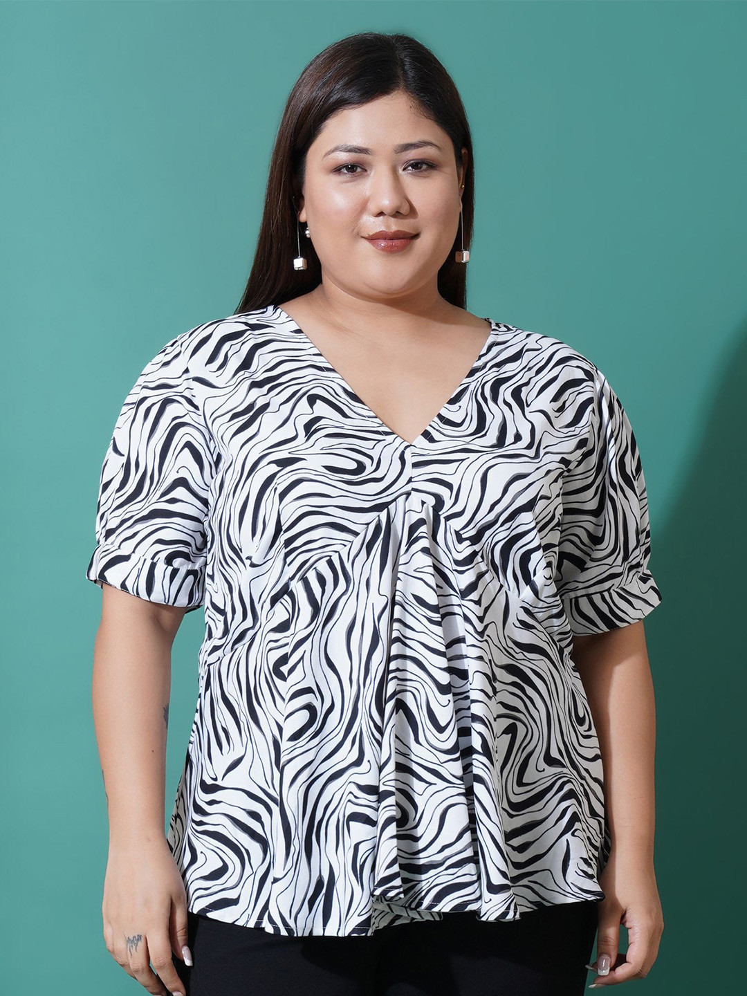 U&F Beyond Print Ruffles Top