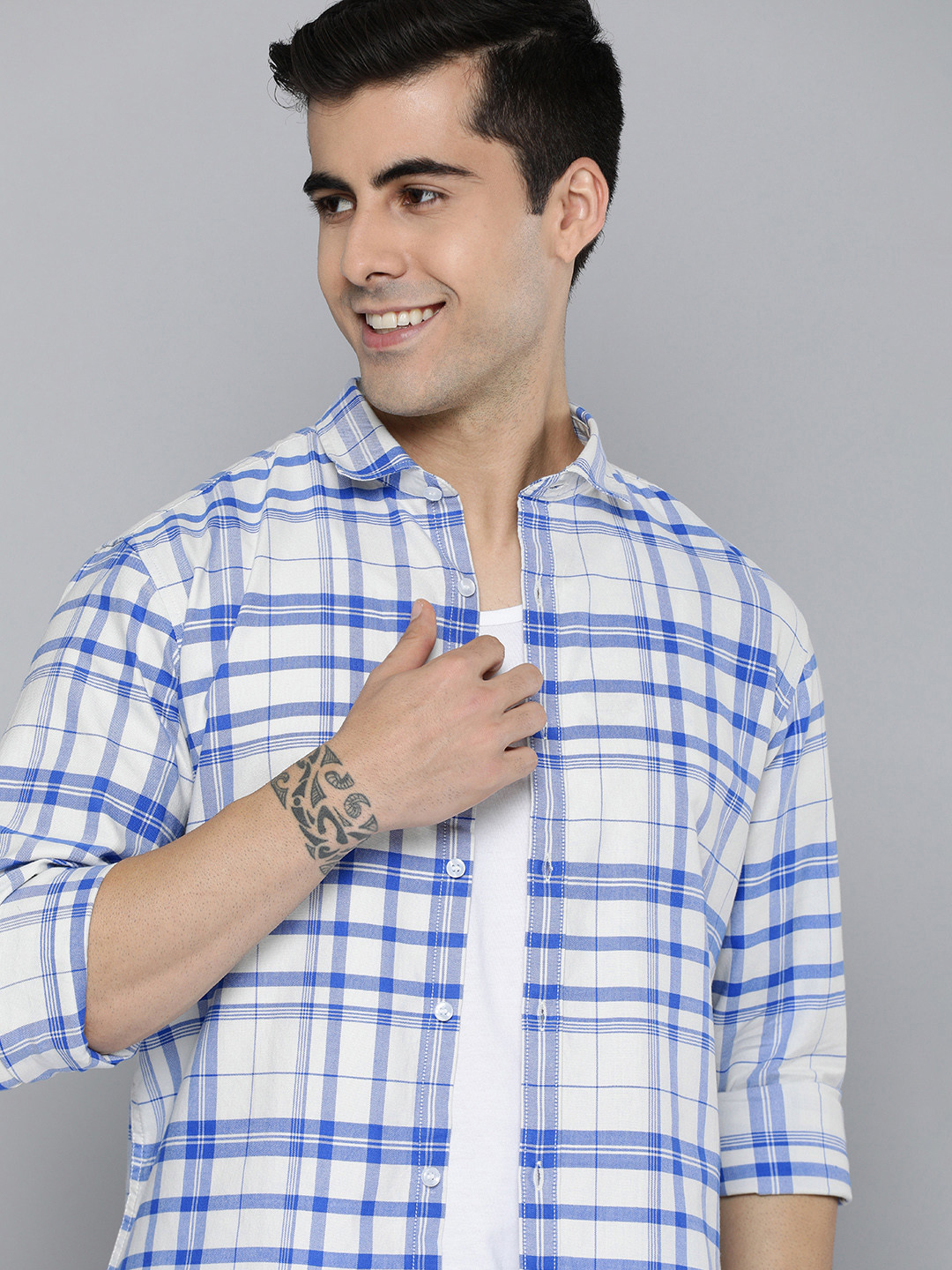 Mast & Harbour Men Blue And White Slim Fit Tartan Checked Cotton Casual Shirt