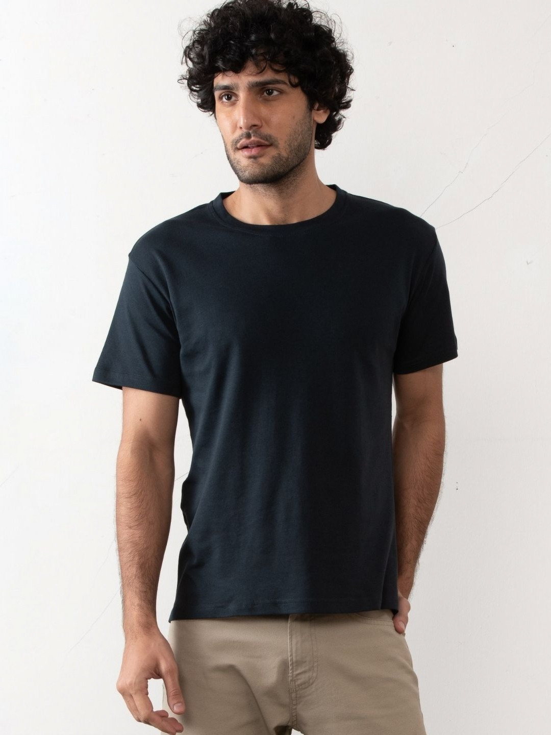 Creatures of Habit Men Vintage Crew Neck Tshirt