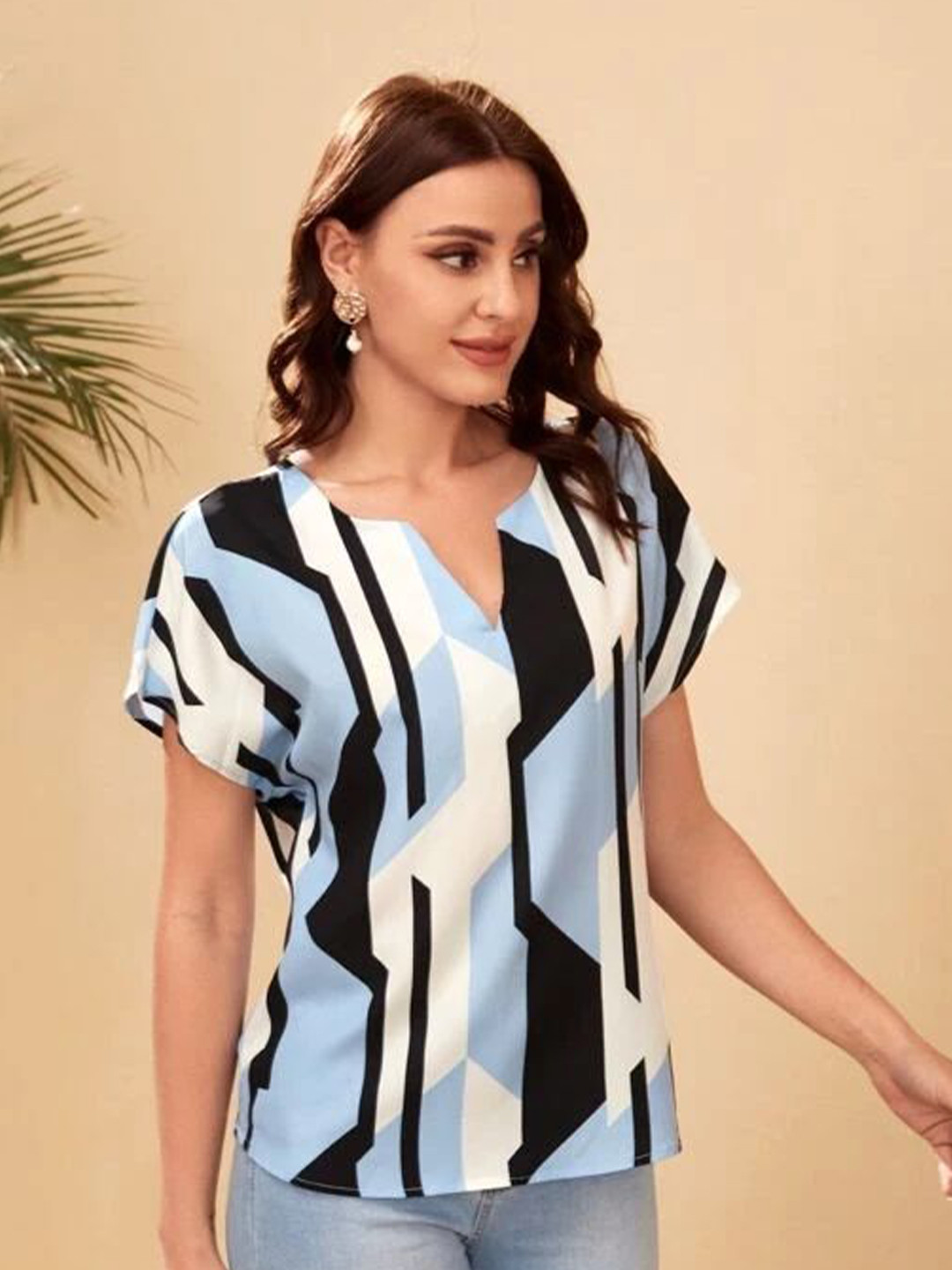 Stylecast X Slyck Abstract V-Neck Top