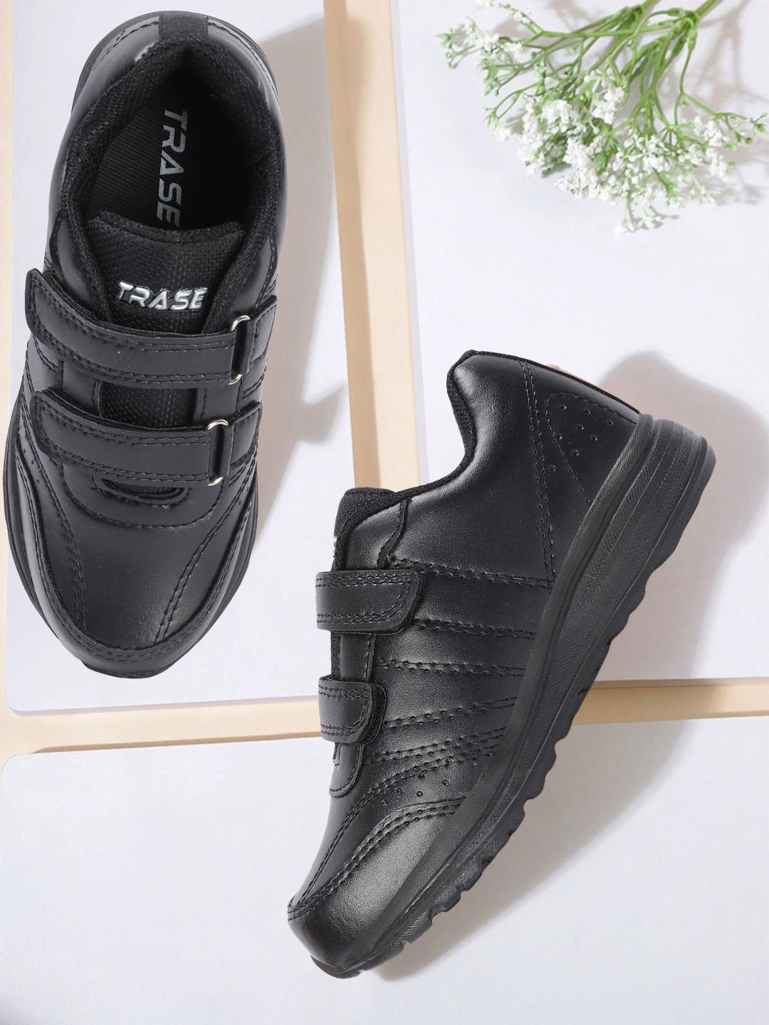 TRASE Boys Lightweight Round Toe Sneakers