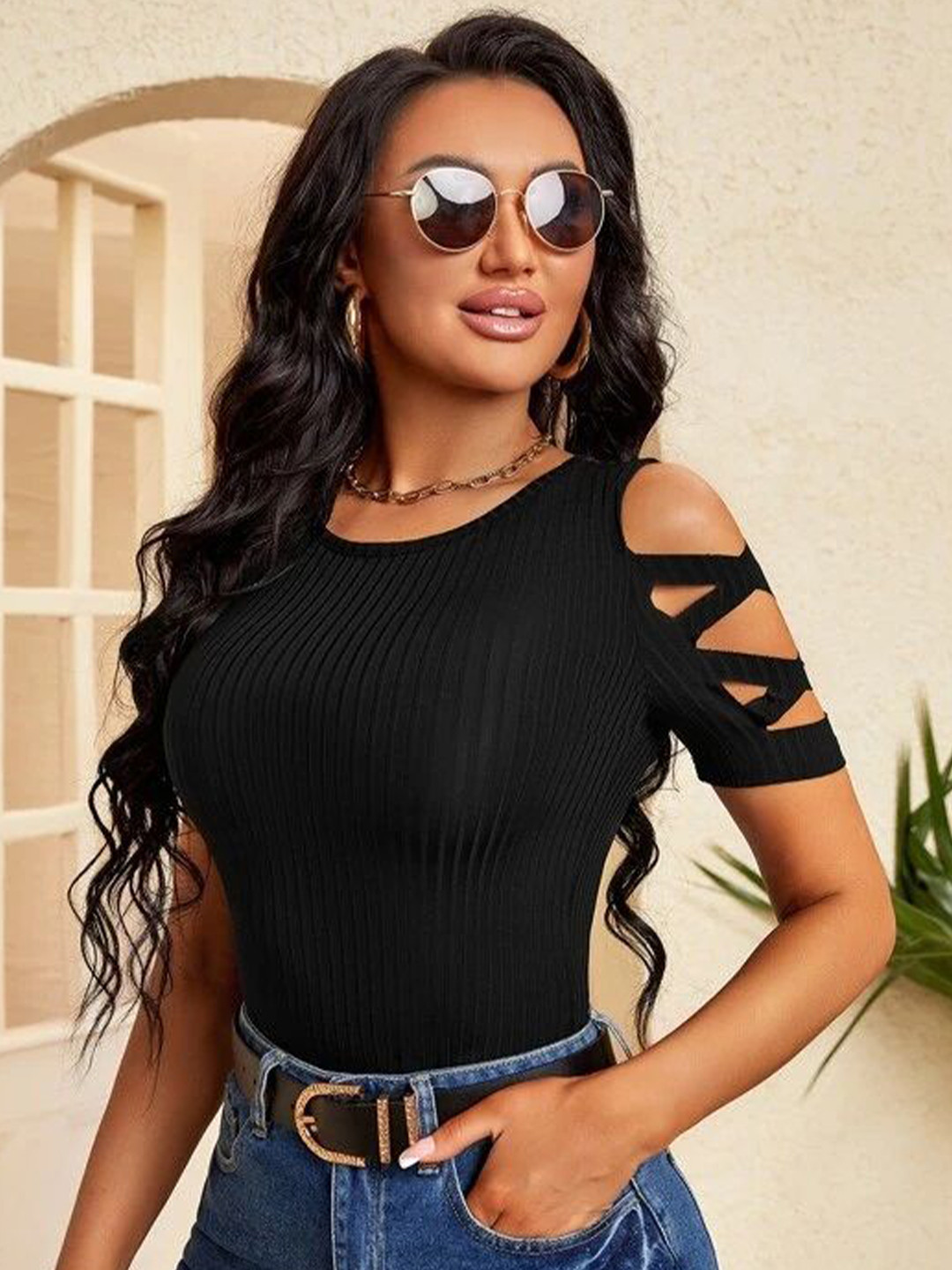 Stylecast X Slyck Cold-Shoulder Top