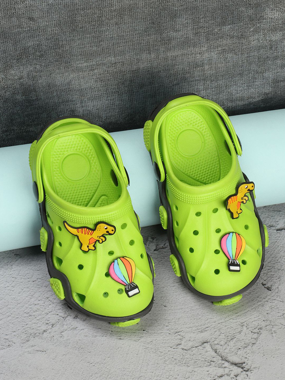 TRASE Unisex Kids Self Design Clogs