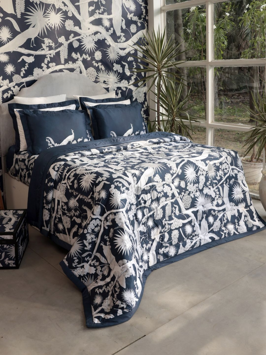 MYTRIDENT Navy Blue & White Mild Winter 150 GSM Double Bed Comforter