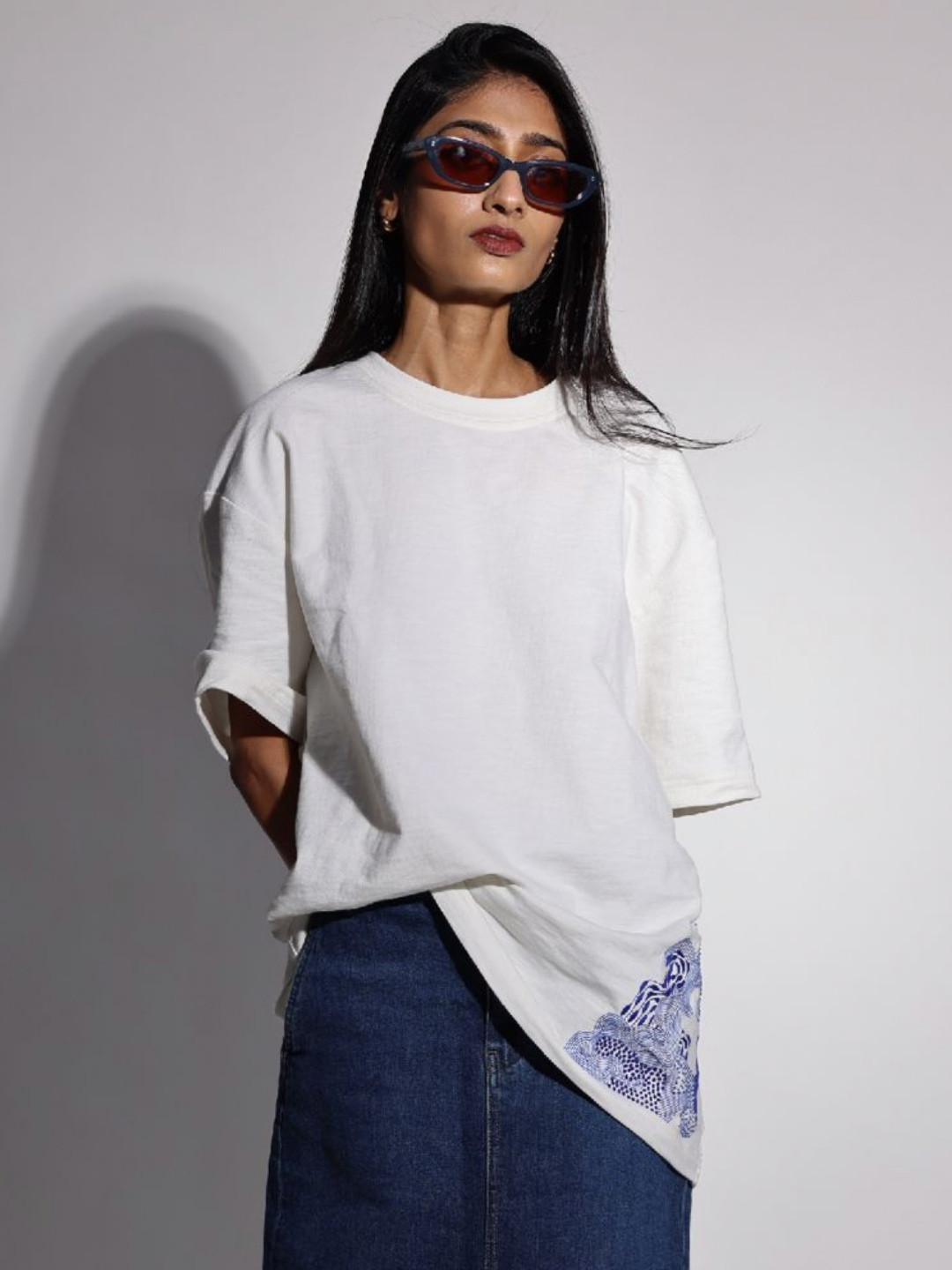 Arya Giri Women Extended Sleeves Raw Edge T-shirt