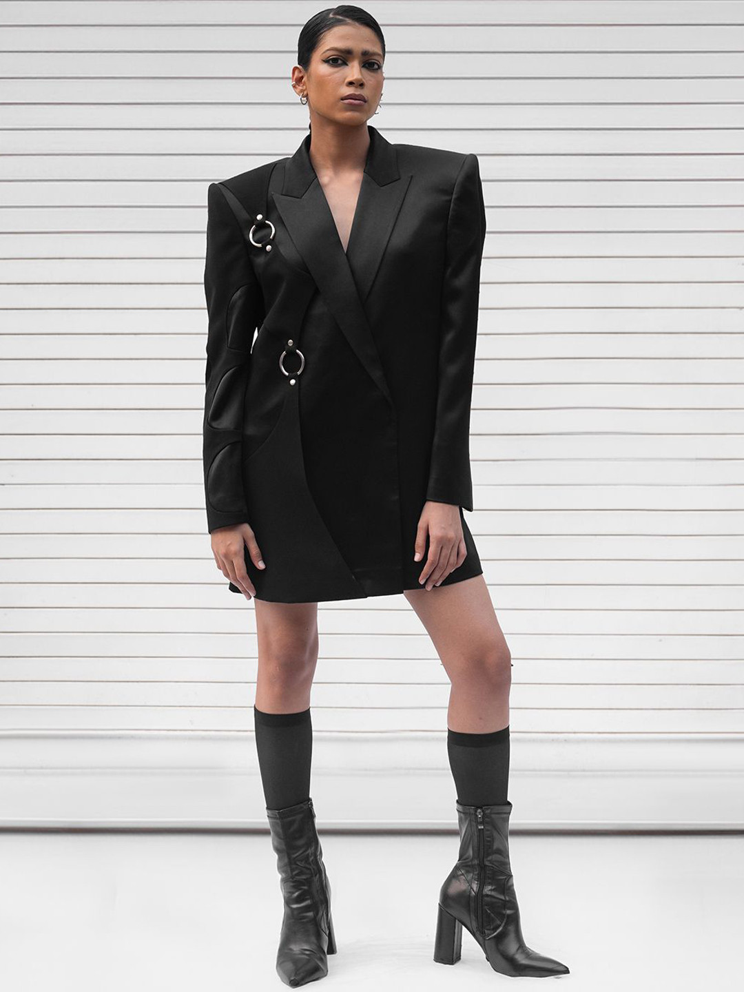 ALTER-X Slim-Fit Peaked Lapel Single Breasted Blazer