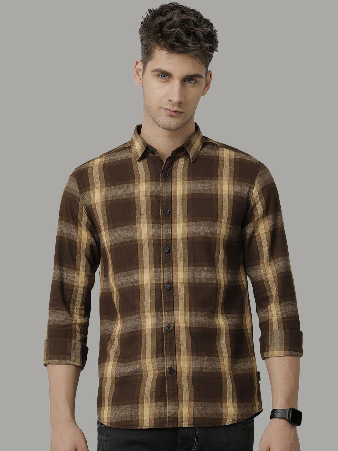 Voi Jeans Men Spread Collar Buffalo Checked Cotton Slim Fit Casual Shirt