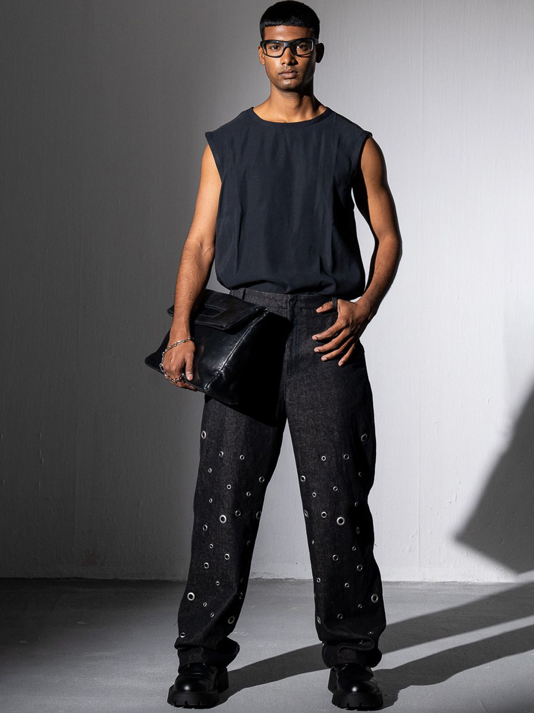 the Misnomer Unisex Mid-Rise Flared Cargo Styles Jeans